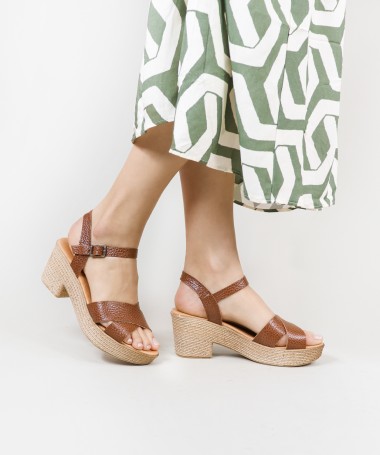 Senhora Ginova Sandals with Straps on the Cut