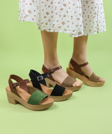 Senhora Ginova Sandals with Straps on the Cut