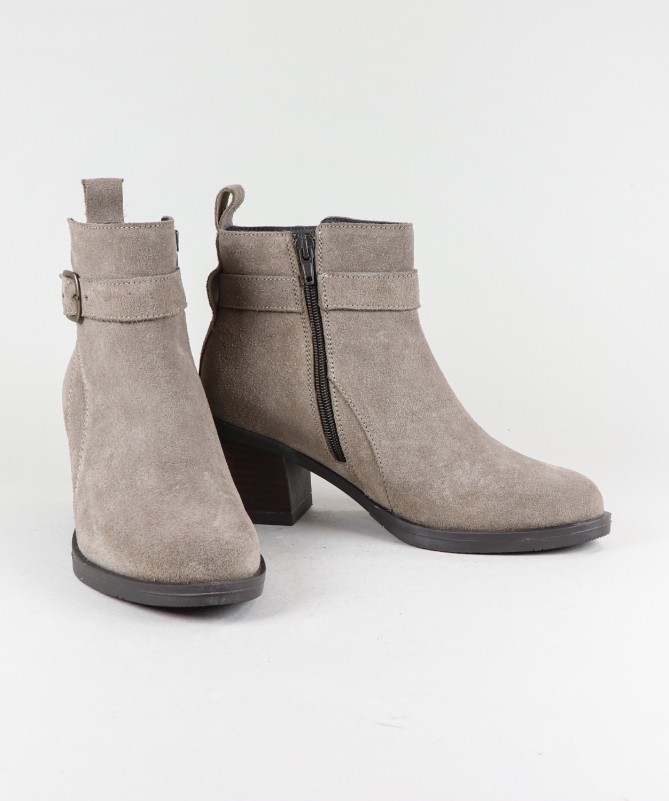 Botas de Mulher Ginova com Fivela