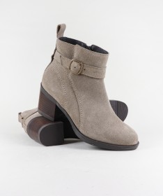 Botas de Mulher Ginova com Fivela