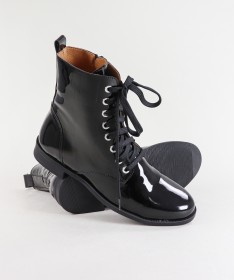 Botas de Mulher com Acabamento em Verniz Ginova